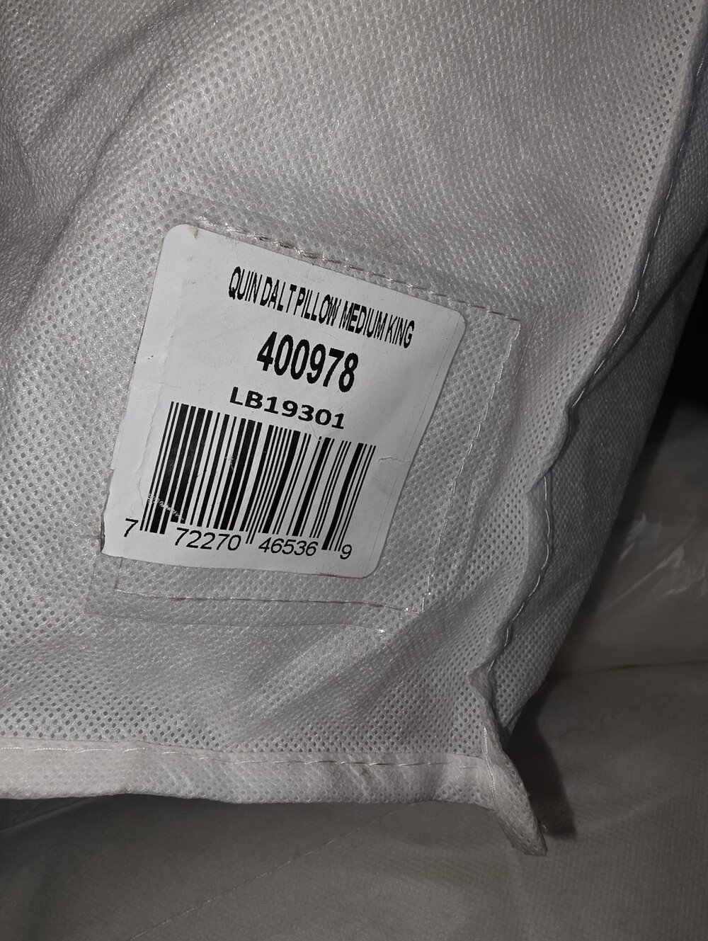 Quince Premium Down Alternative King Pillow (Medium/Firm) - Picture 3 of 5